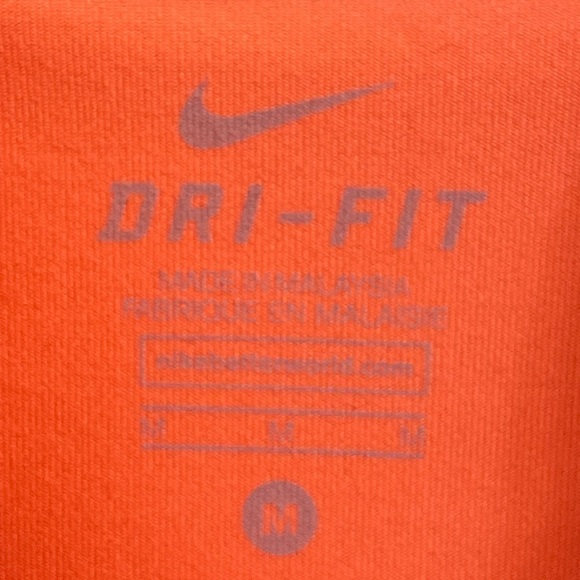 Nike Women’s Dri-Fit Hoodie with Thumb Holes and Small Zipper Pocket Size Medium - Picture 3 of 7